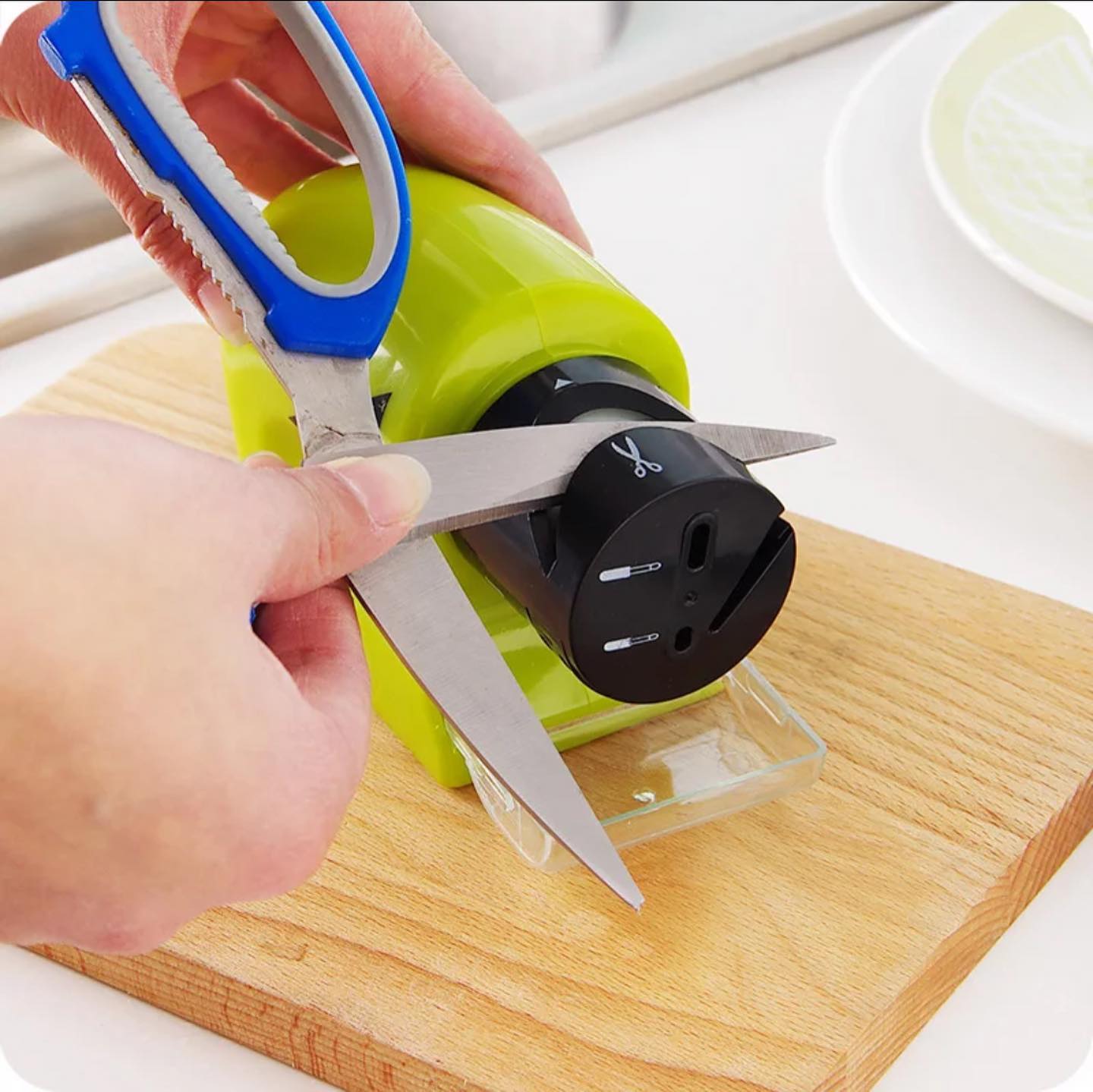 AFILADOR DE CUCHILLOS AUTOMÁTICO