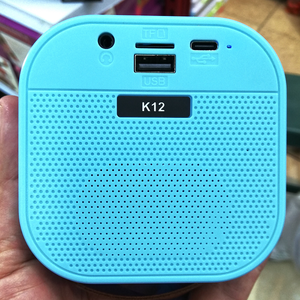 PARLANTE MINI KARAOKE PORTATIL